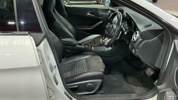 Mercedes-Benz CLA Class Amg Line Night Edition White #5