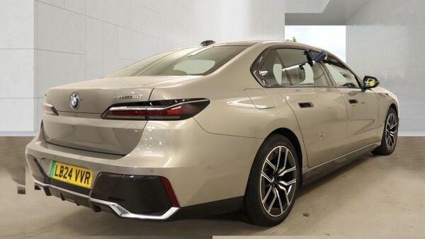 BMW i7 50 105.7Kwh M Sport Edrive Grey #2