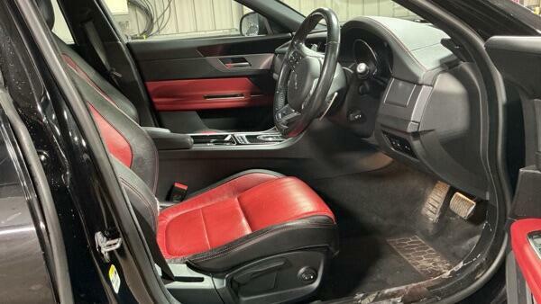 Jaguar XF R-sport Black #5