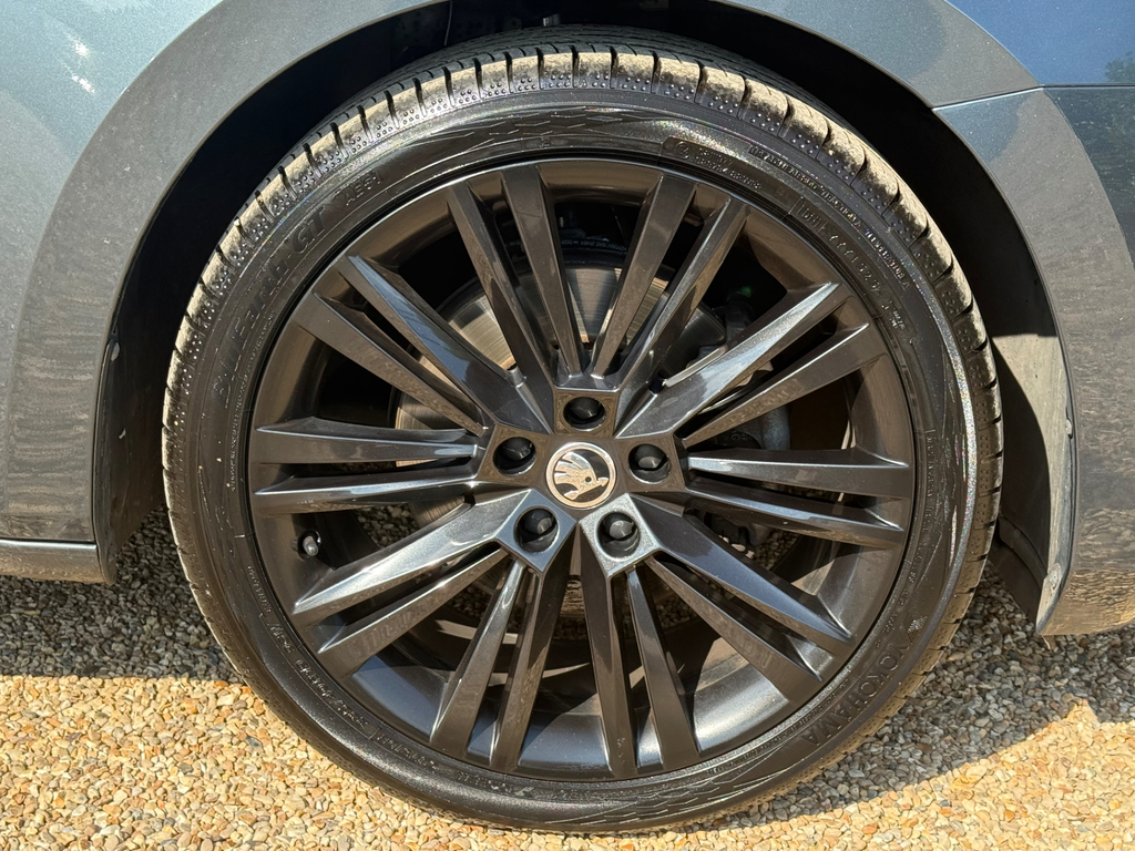 Skoda Superb 2.0 Tdi Se L Hatchback Euro 6 S #4