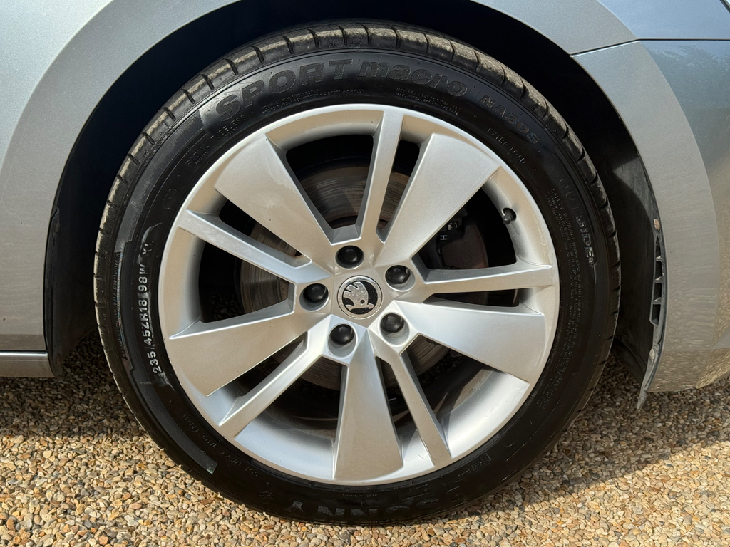 Skoda Superb 2.0 Tdi Se L Executive Estate Eu #4
