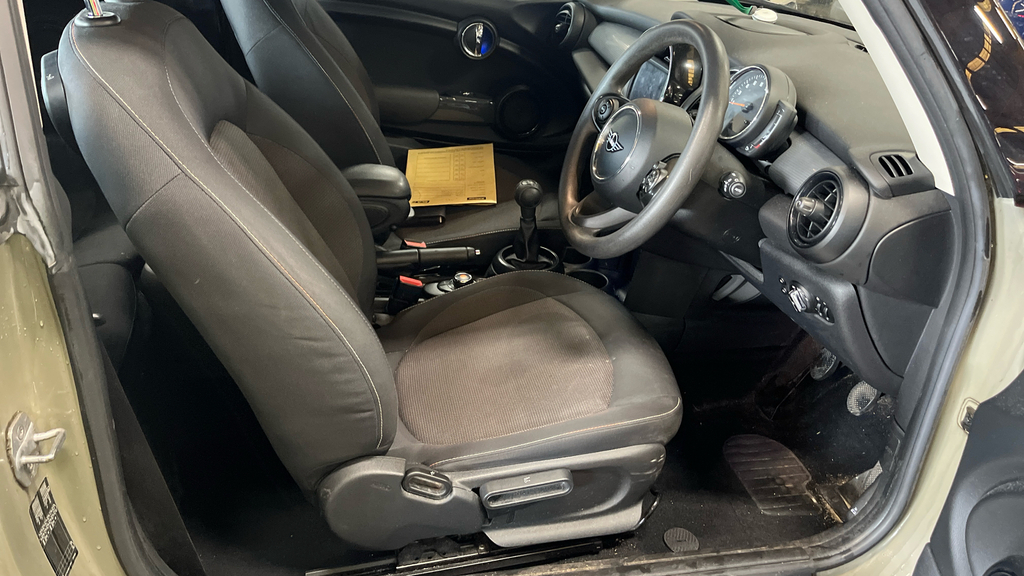 Mini Hatch 1.5 Cooper Classic Hatchback Eur  #2