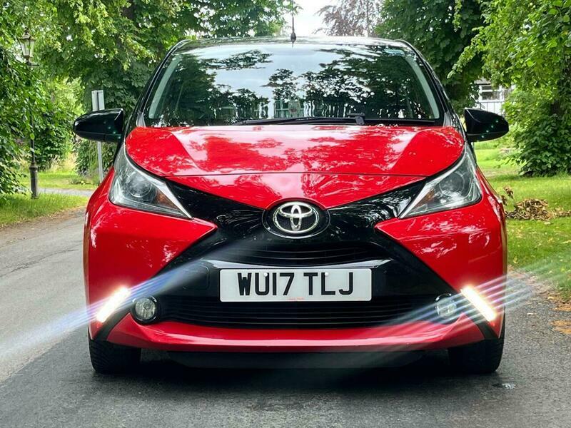 Toyota Aygo 1.0 Vvt-i X-cite 4 Red #2