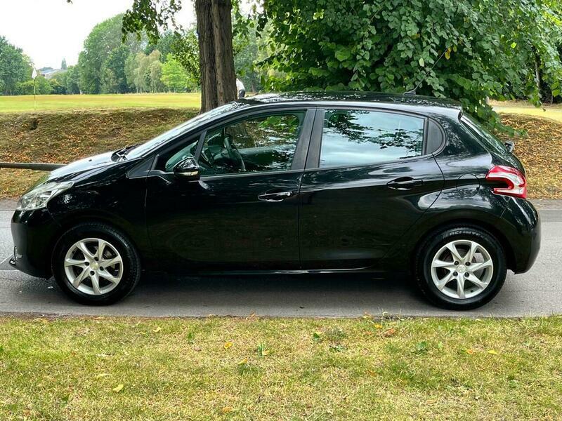 Peugeot 208 1.2 Vti Puretech Active Black #3