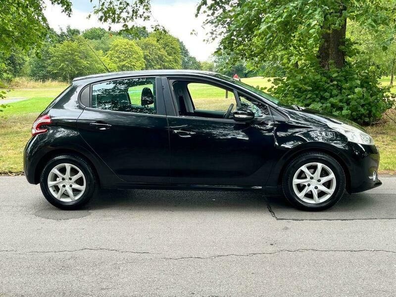 Peugeot 208 1.2 Vti Puretech Active Black #5