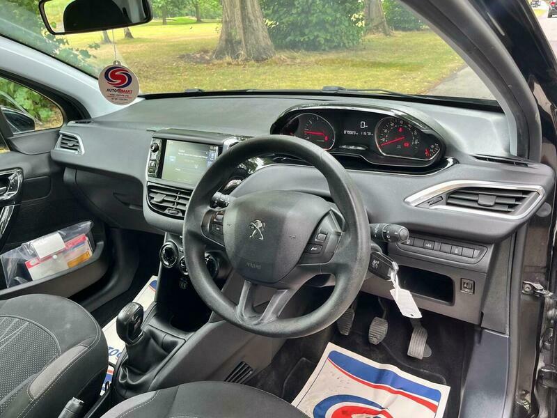 Peugeot 208 1.2 Vti Puretech Active Black #6