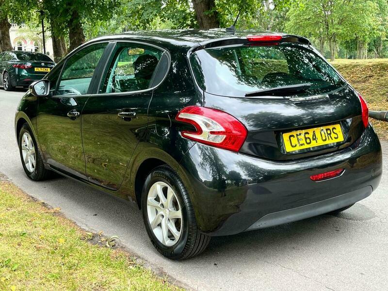 Peugeot 208 Style White #15