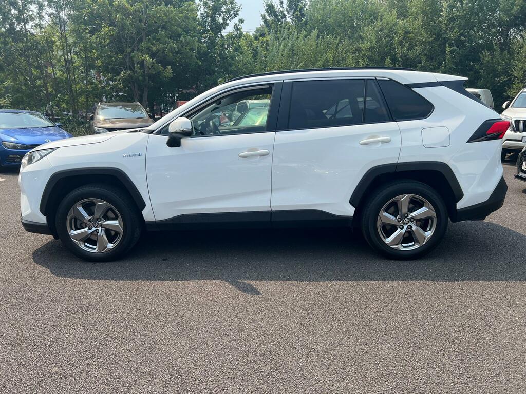 Toyota Rav 4 Design White #4