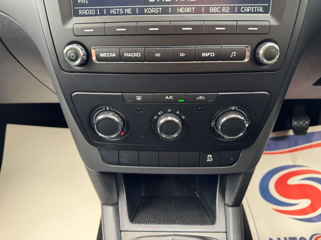 Skoda Yeti Suv 1.2 Tsi Se Dsg Euro 5 201313 Grey #37