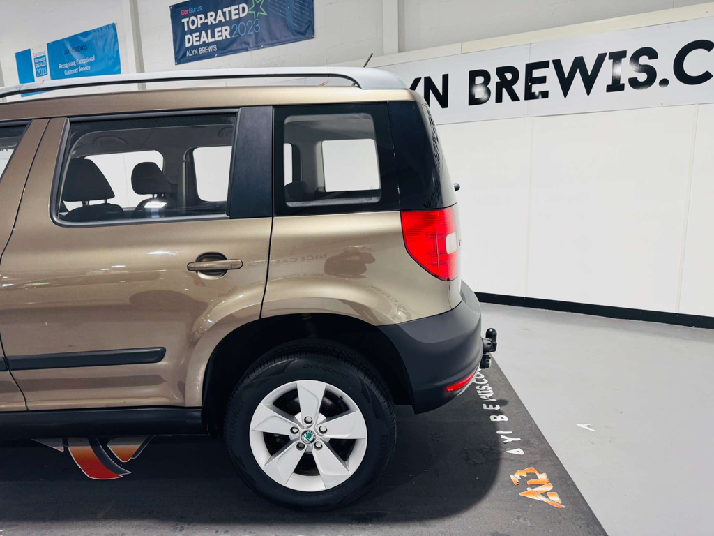 Skoda Yeti Suv 1.2 Tsi Se Dsg Euro 5 201313 Grey #11