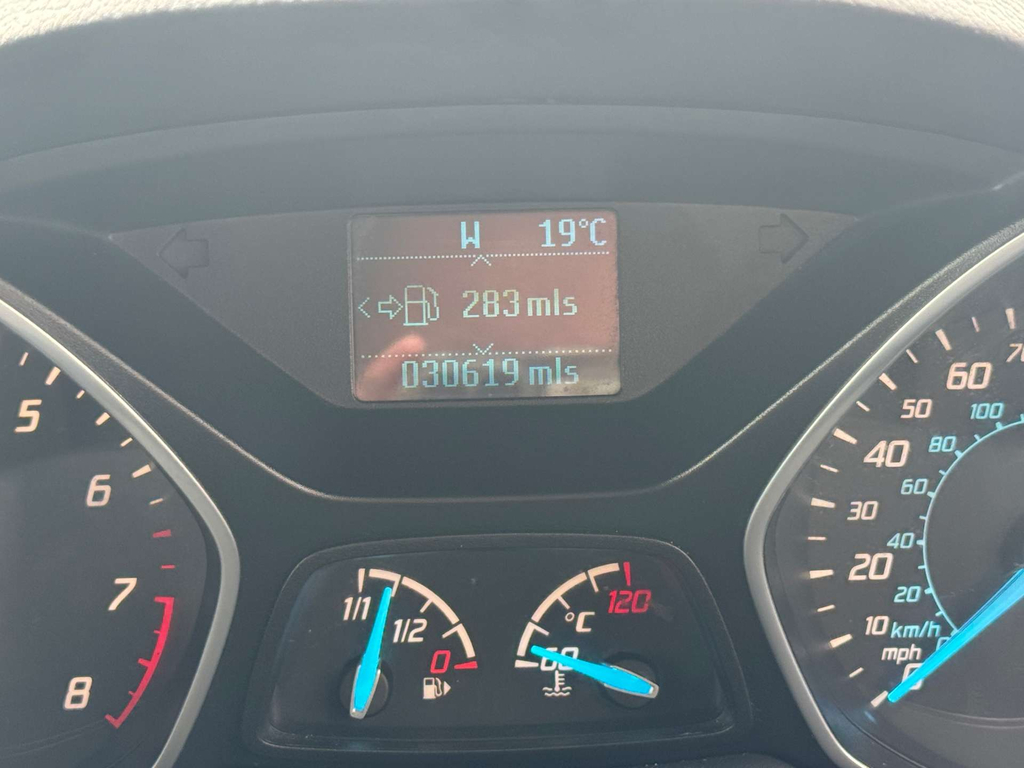 Ford Kuga 2.0 Tdci Zetec Suv 2Wd Euro 5 1 White #37