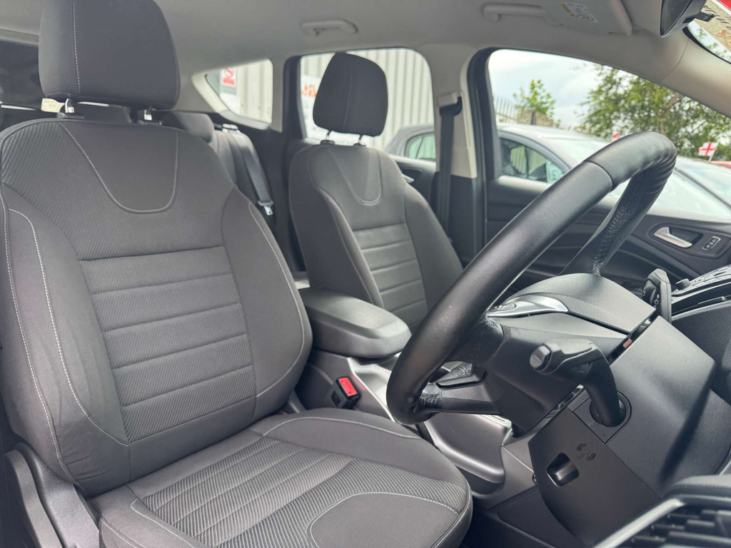 Ford Kuga 2.0 Tdci Zetec Suv 2Wd Euro 5 1 White #29