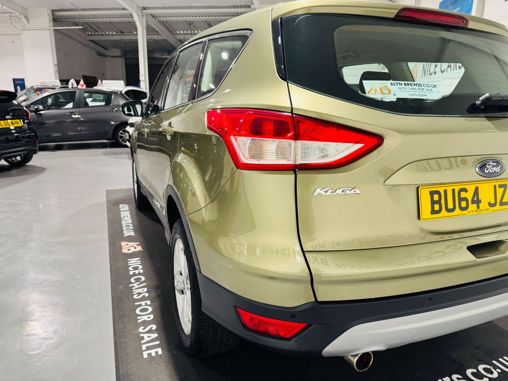 Ford Kuga 2.0 Tdci Zetec Suv 2Wd Euro 5 1 White #9