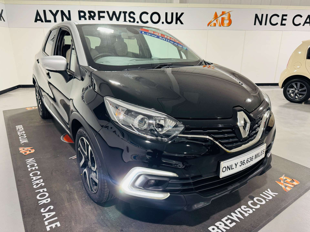 Renault Captur Iconic Tce SB19CEY Black #2