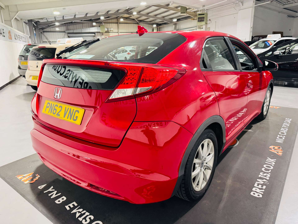 Honda Civic I-vtec Se #3