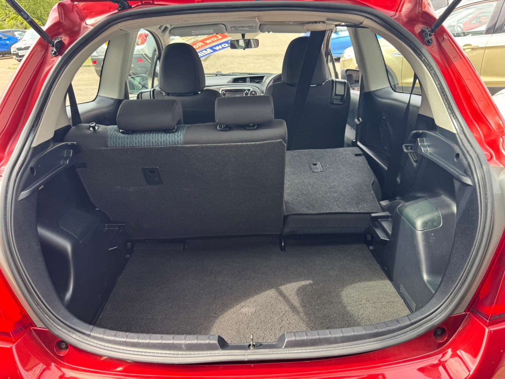 Toyota Yaris Hatchback White #55