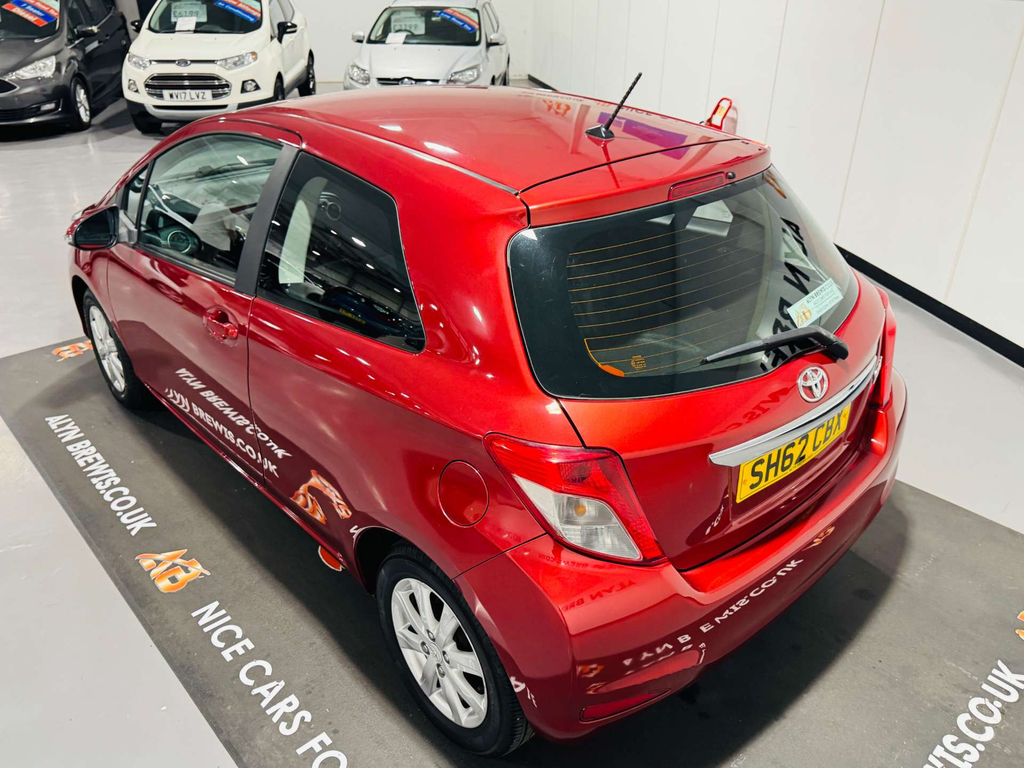 Toyota Yaris Hatchback White #22