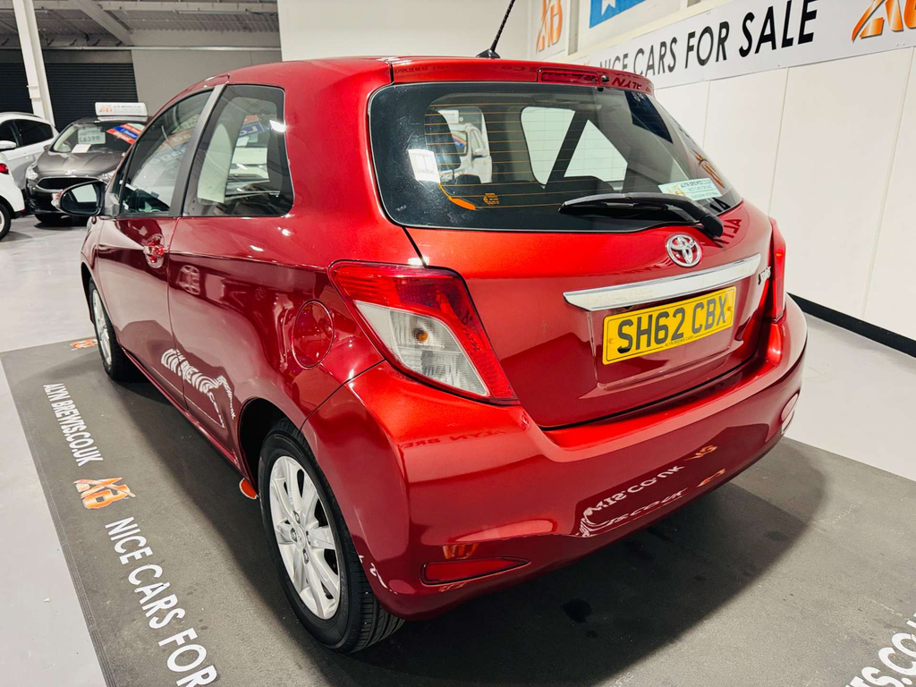 Toyota Yaris Hatchback White #5
