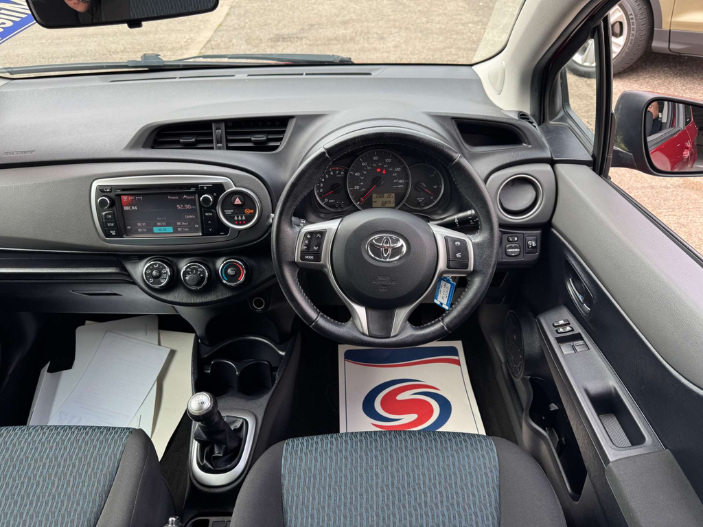 Toyota Yaris Hatchback White #31