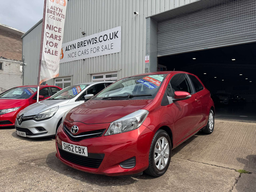 Toyota Yaris Hatchback White #58