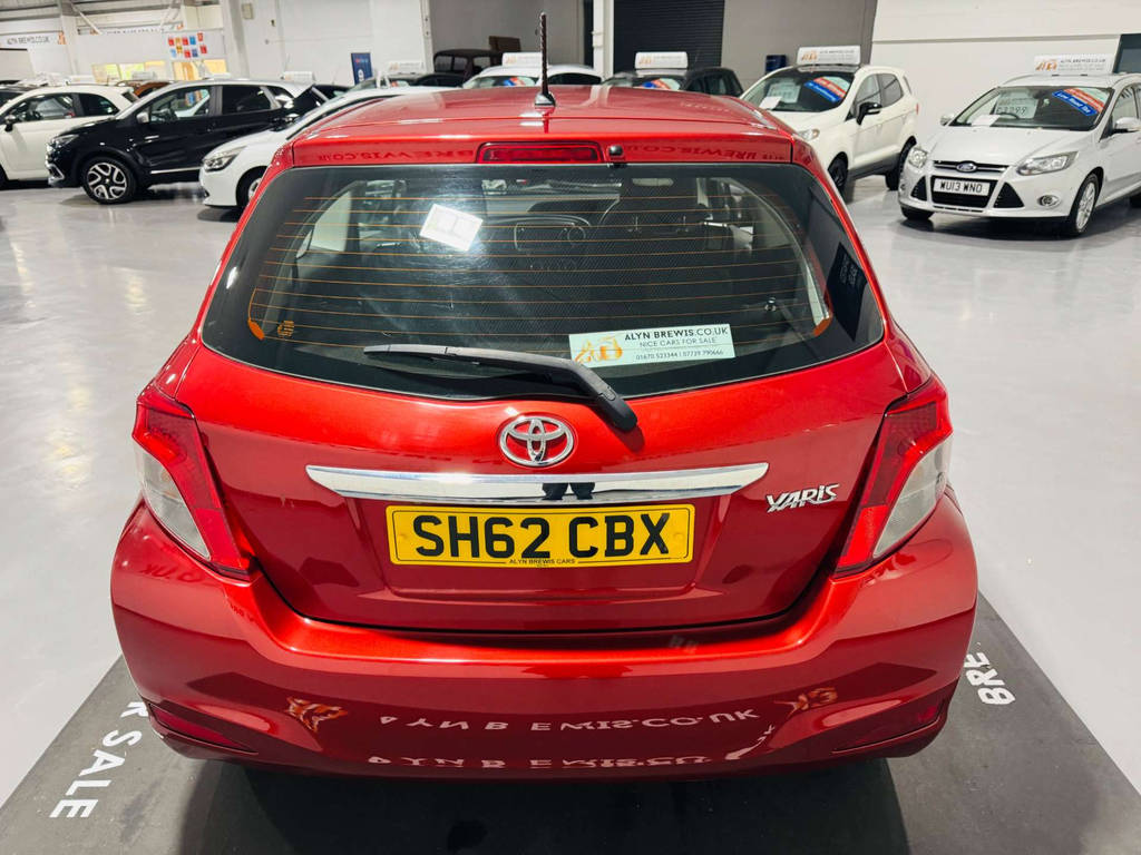 Toyota Yaris Hatchback White #14