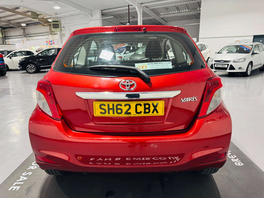 Toyota Yaris Hatchback White #13