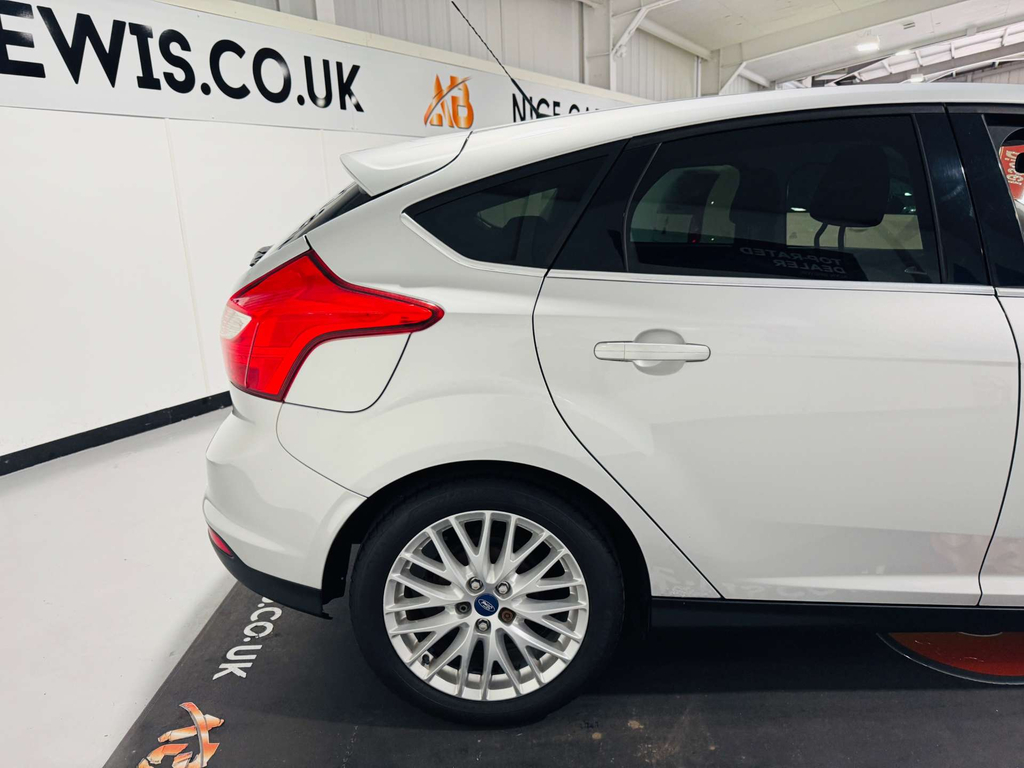 Ford Focus 1.6T Ecoboost Titanium X Euro 5 Ss Black #9