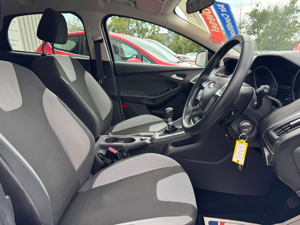 Ford Focus 1.6T Ecoboost Titanium X Euro 5 Ss Black #26