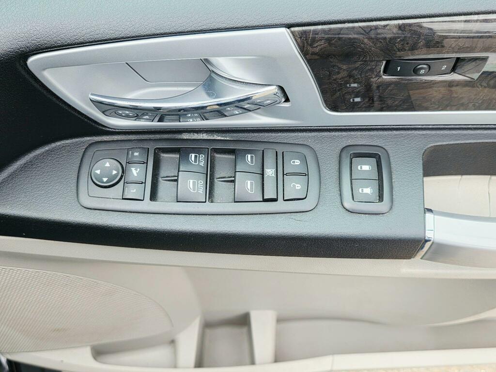 Chrysler Grand Voyager  Black #32