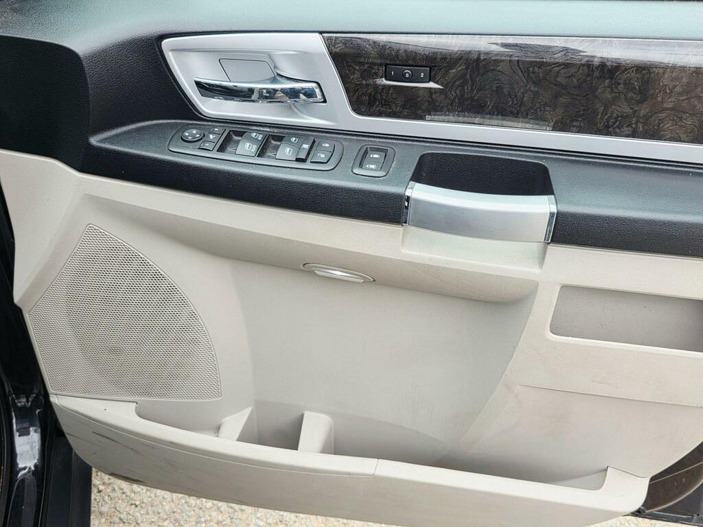 Chrysler Grand Voyager  Black #33