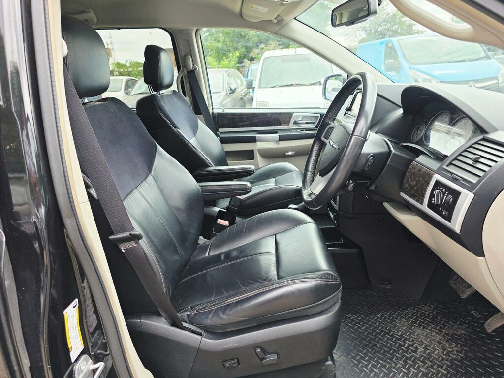 Chrysler Grand Voyager  Black #13