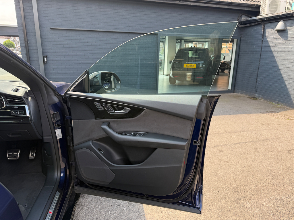 Audi Q8 3L S Line Blue #21