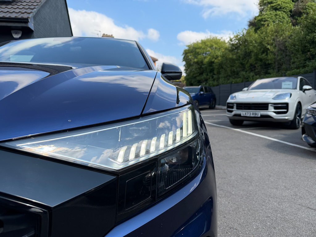 Audi Q8 3L S Line Blue #9