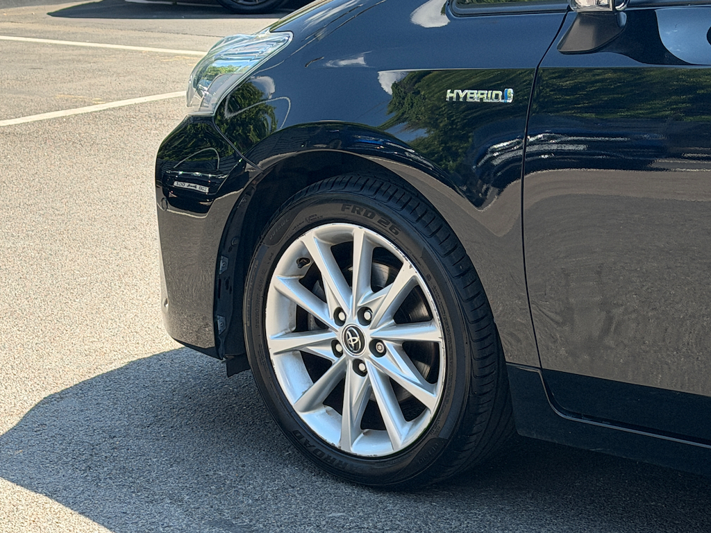 Toyota Prius+ Phev Business Edition Plus White #19