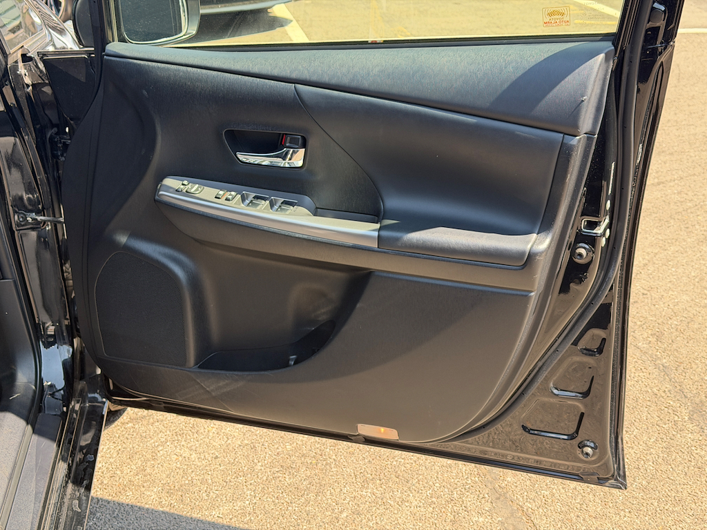 Toyota Prius+ Phev Business Edition Plus White #11