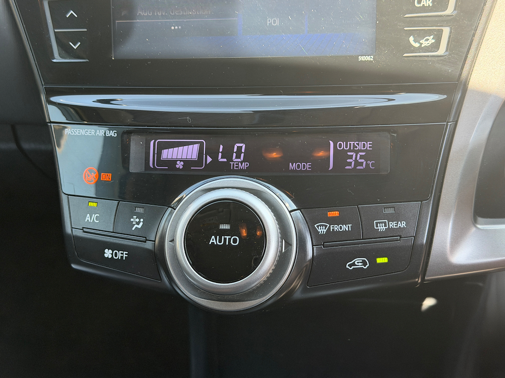 Toyota Prius+ Phev Business Edition Plus White #28