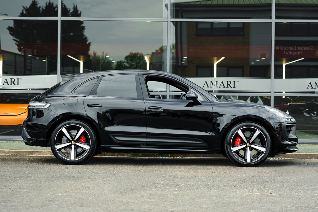 Porsche Macan Gts  Black #4