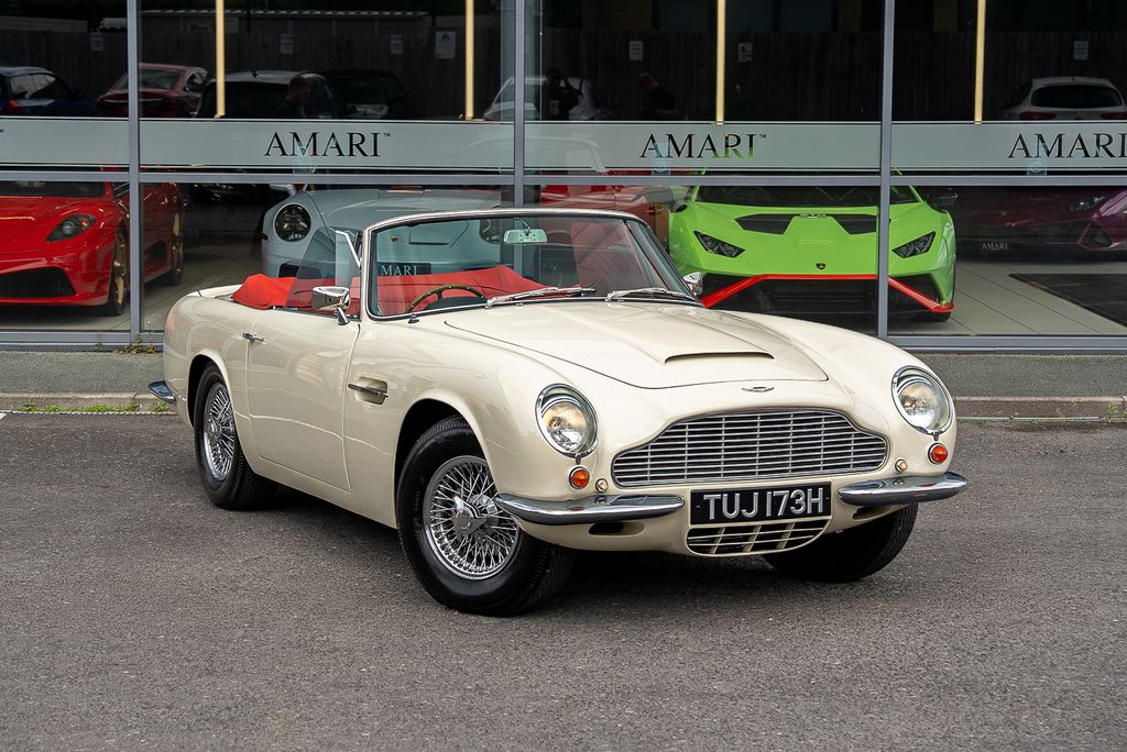 Aston Martin DB6 Mk II Volante White