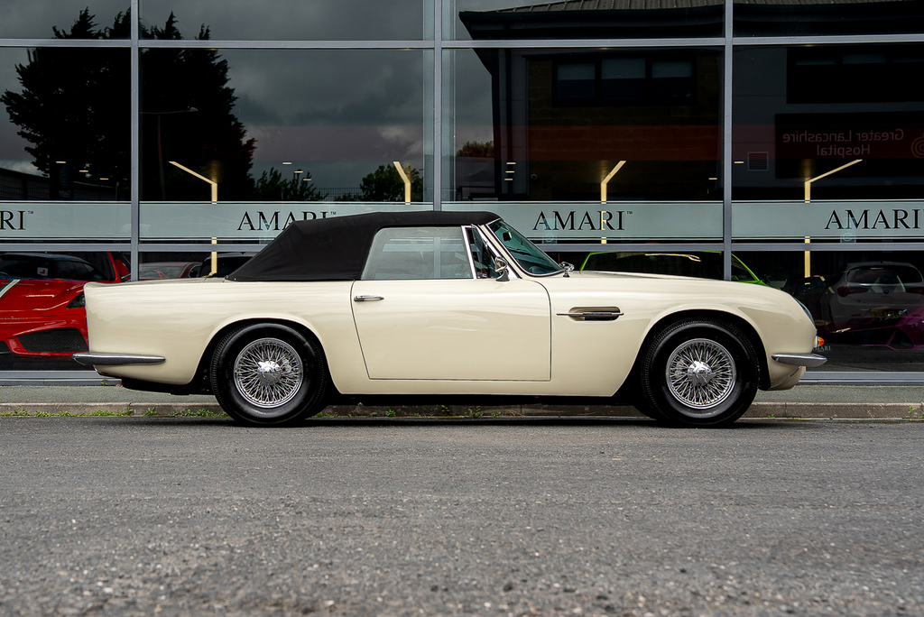 Aston Martin DB6 Mk II Volante White #3