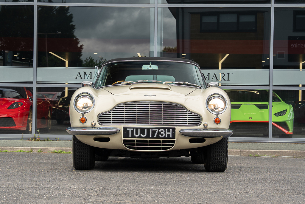 Aston Martin DB6 Mk II Volante White #5