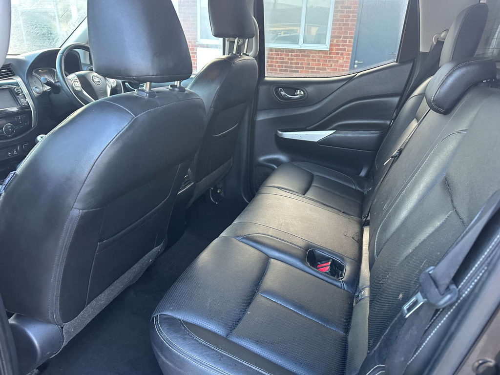 Nissan Navara Automatic Black #20