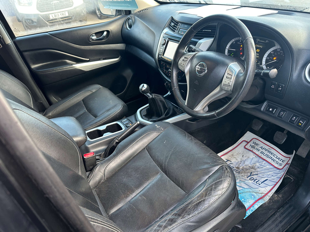 Nissan Navara Automatic Black #13