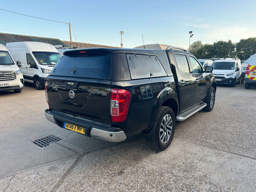 Nissan Navara Automatic Black #7