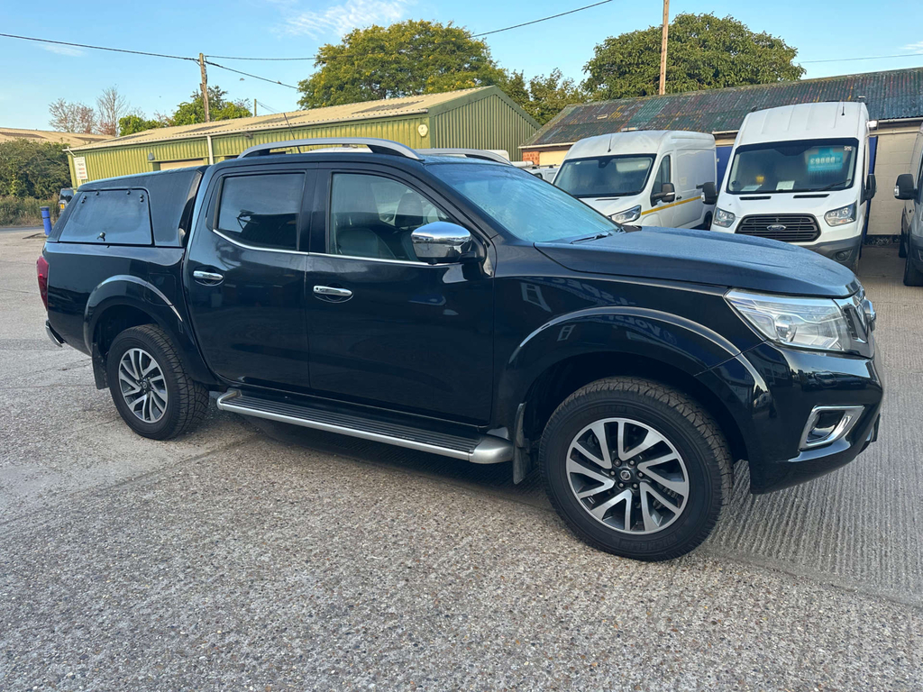 Nissan Navara Automatic Black #10