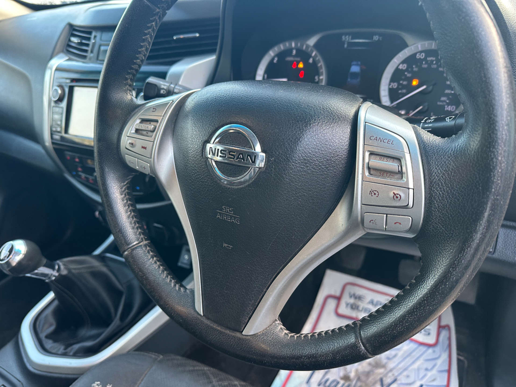 Nissan Navara Automatic Black #16