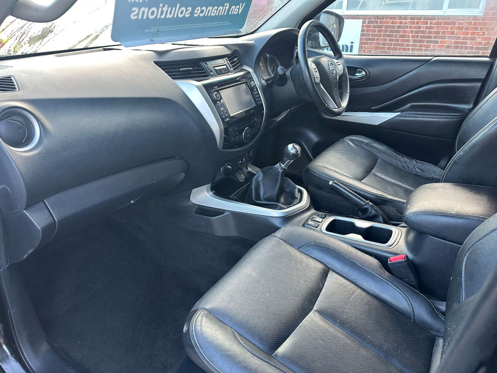 Nissan Navara Automatic Black #22