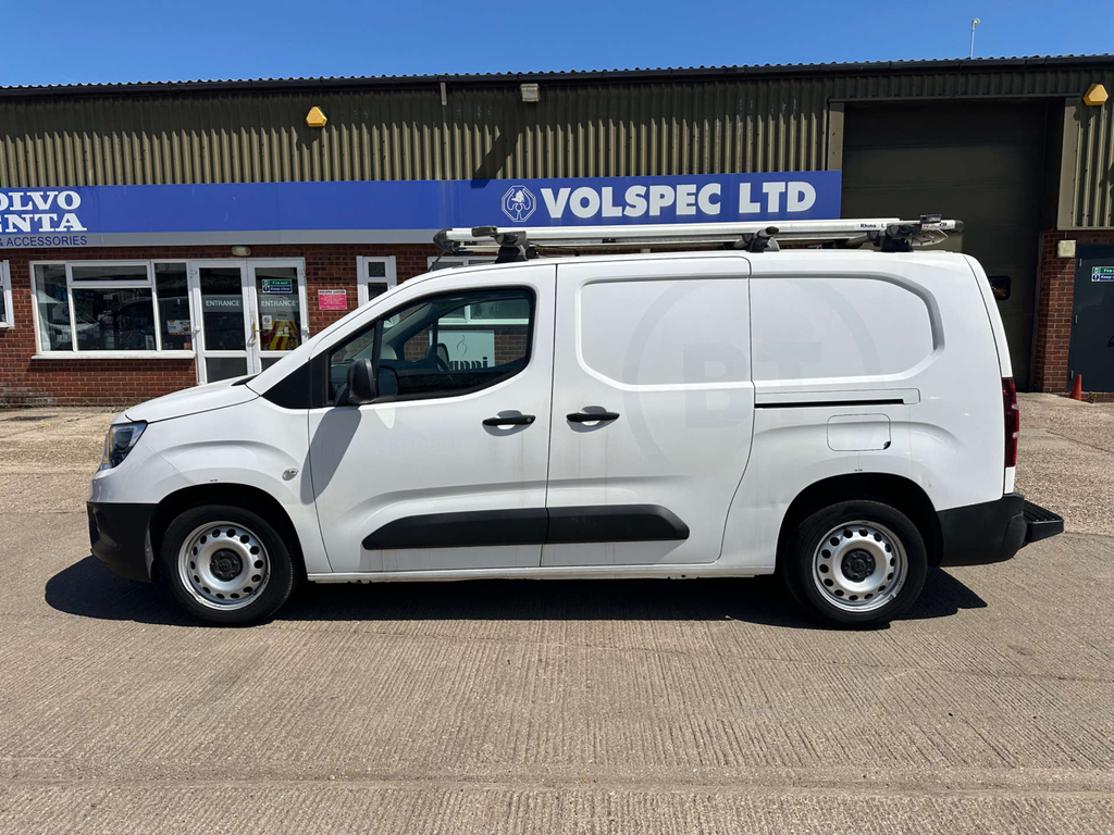 Vauxhall Combo Mpv White #4