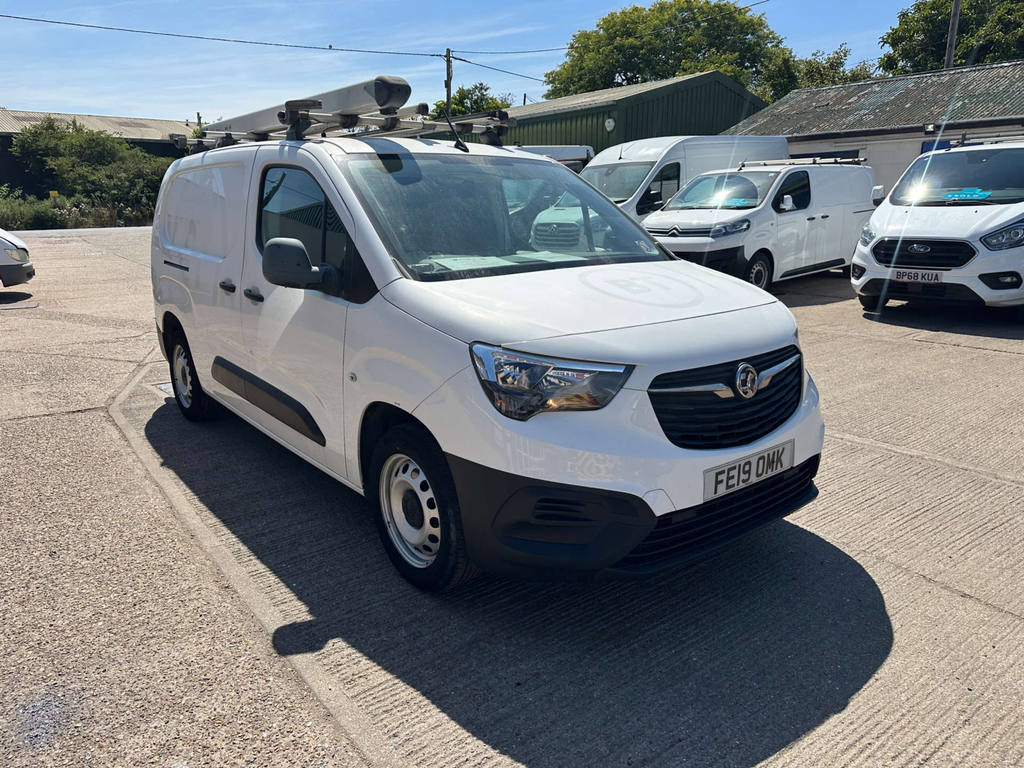 Vauxhall Combo Mpv White #2