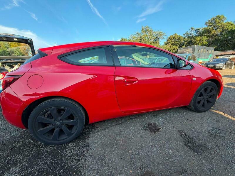 Vauxhall Astra GTC 1.4T Sport Euro 5 Red #2