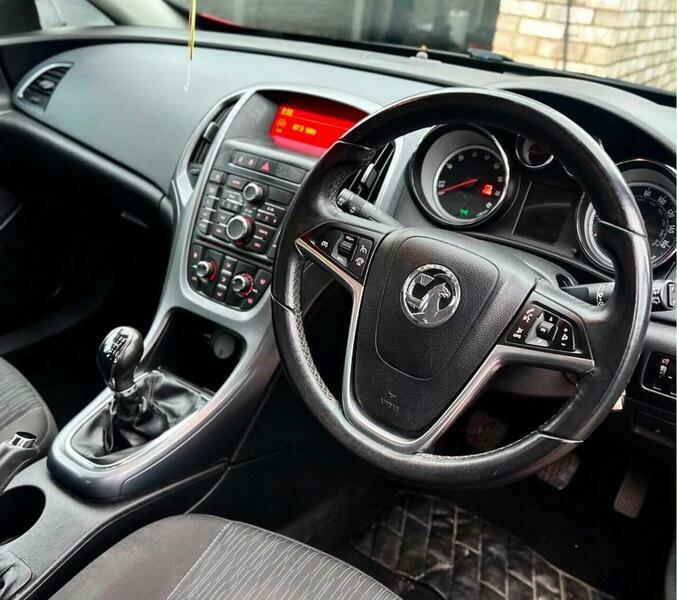 Vauxhall Astra GTC 1.4T Sport Euro 5 Red #6